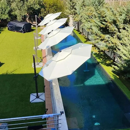 Garden Retreat Villa *