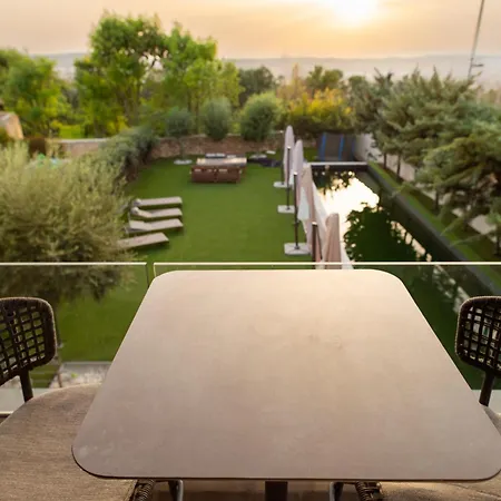 Garden Retreat Villa