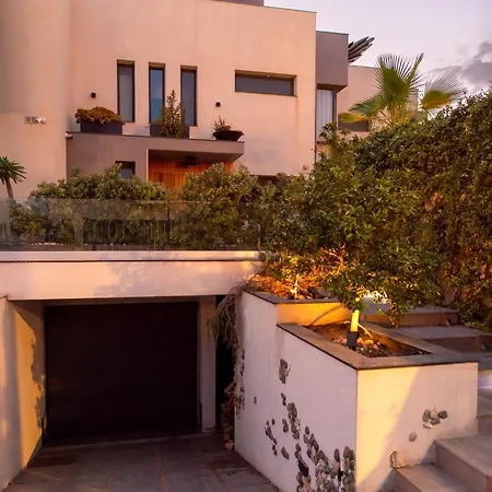 Garden Retreat Villa *