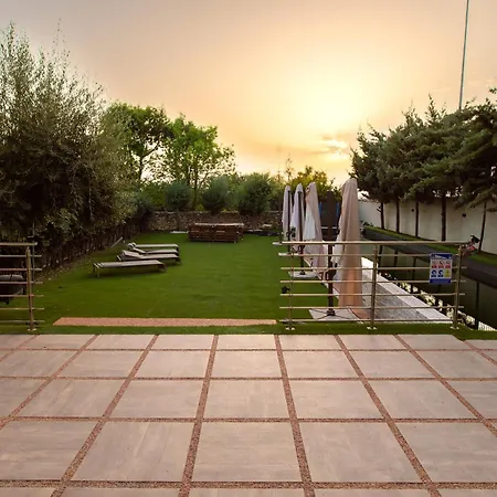 Garden Retreat *