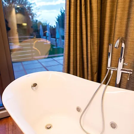 Garden Retreat Villa *
