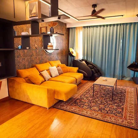 Villa Garden Retreat