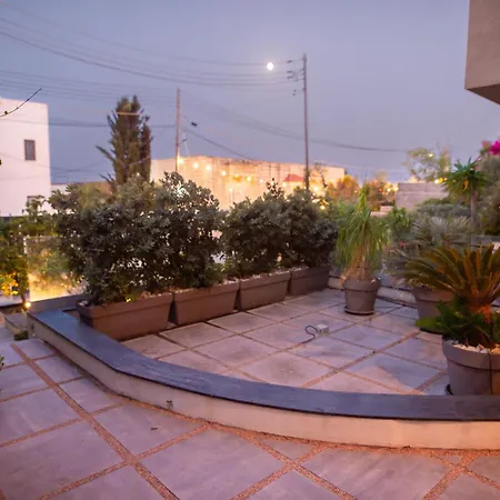 Villa Garden Retreat *